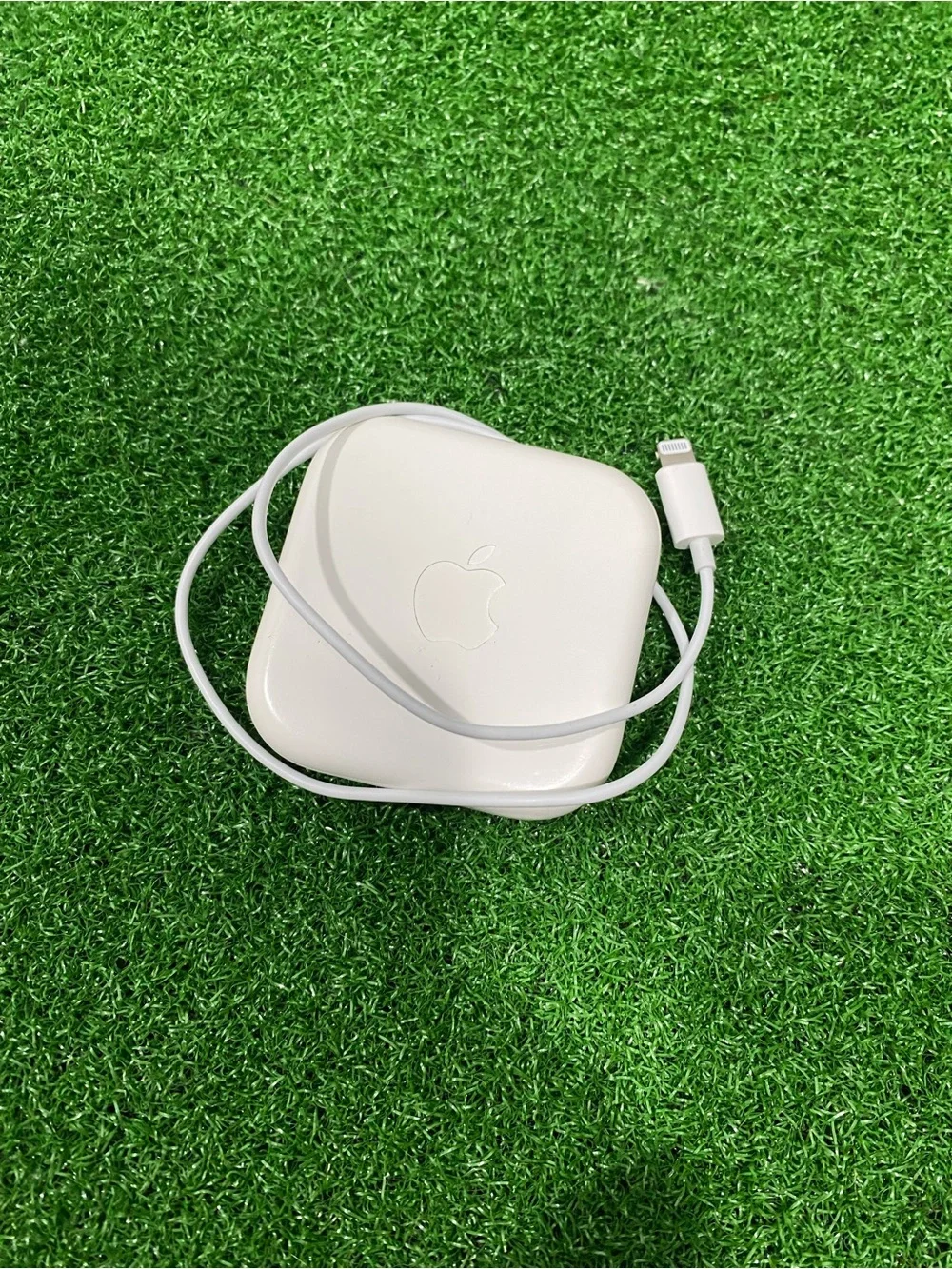 Apple White EarPods with 3.5mm Headphone